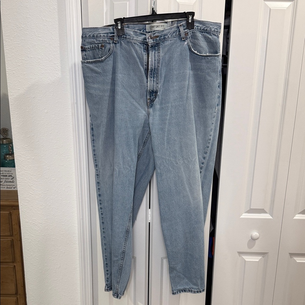 Levi's Men's Relaxed Fit Light Blue Jeans